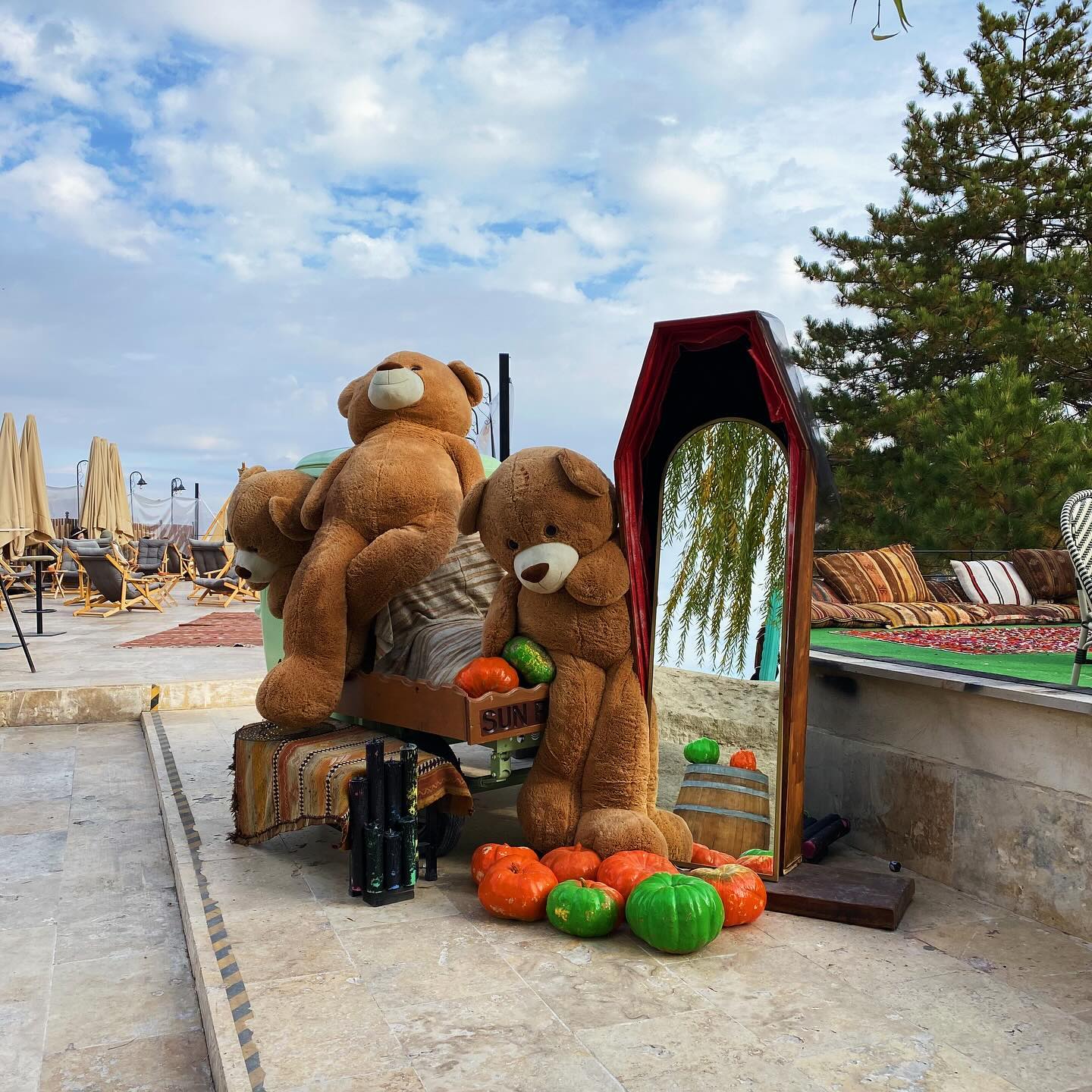 630123973 18449188906101339 4250138255189938456 N. (1)